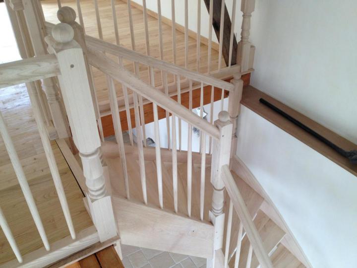 Fabrication et pose d'escalier en bois sur mesure Thiviers 