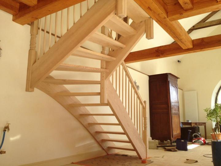 Nous construisons vos escaliers en bois. 