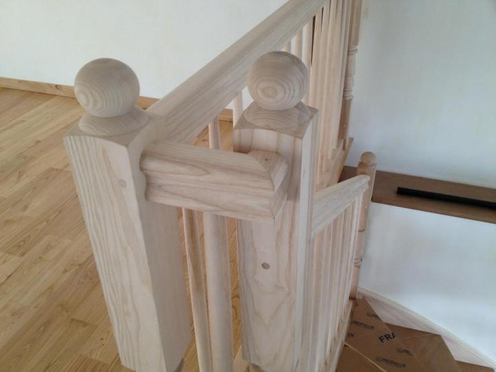 Fabrication et pose de rampe d'escalier en bois Thiviers 
